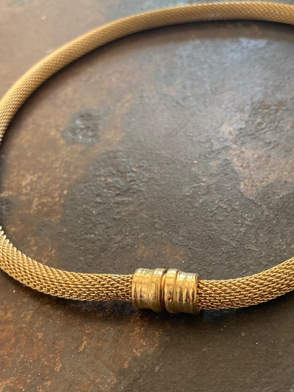 Gold tone mesh choker with magnetic snap clasp - 80's glam